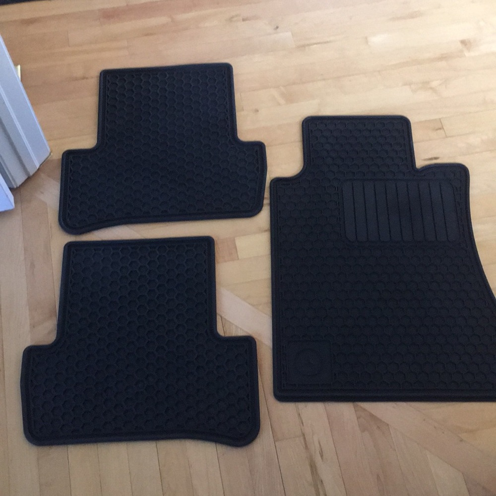 Mercedes floor mats, passenger and back mats
